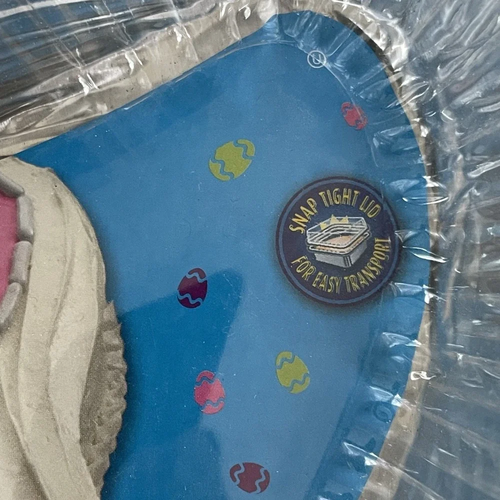 NOS‎ Reynolds Easter Bunny Cake Pan Kit w Lid + 24ct Egg Baking Cups 2006